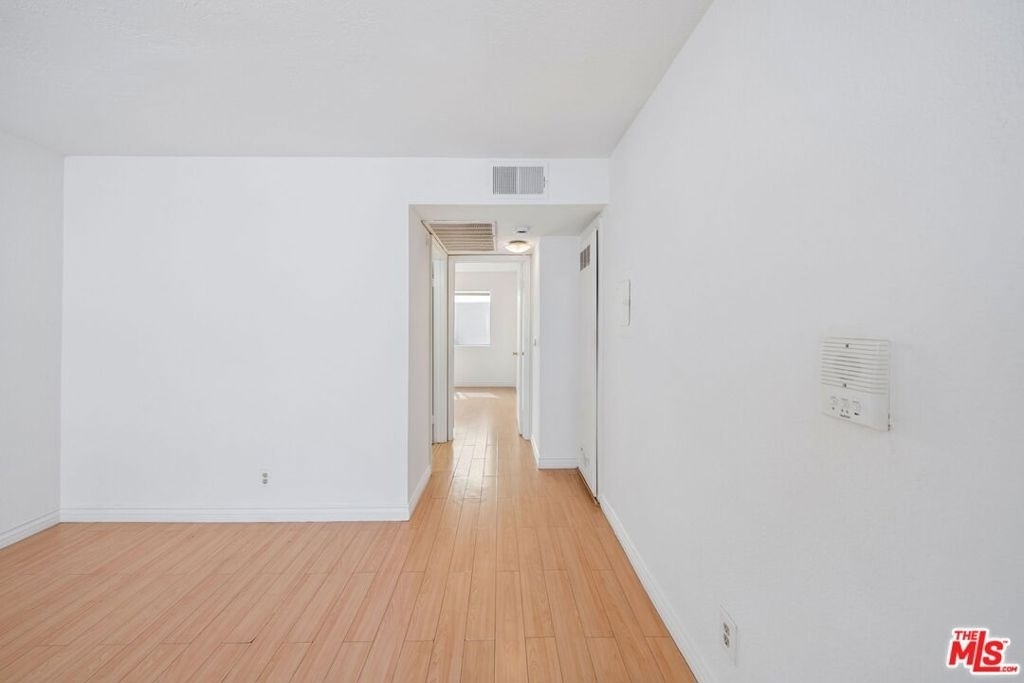 158 N Normandie Avenue - Photo 12
