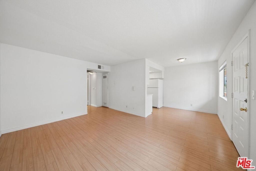 158 N Normandie Avenue - Photo 19