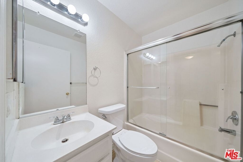 158 N Normandie Avenue - Photo 18