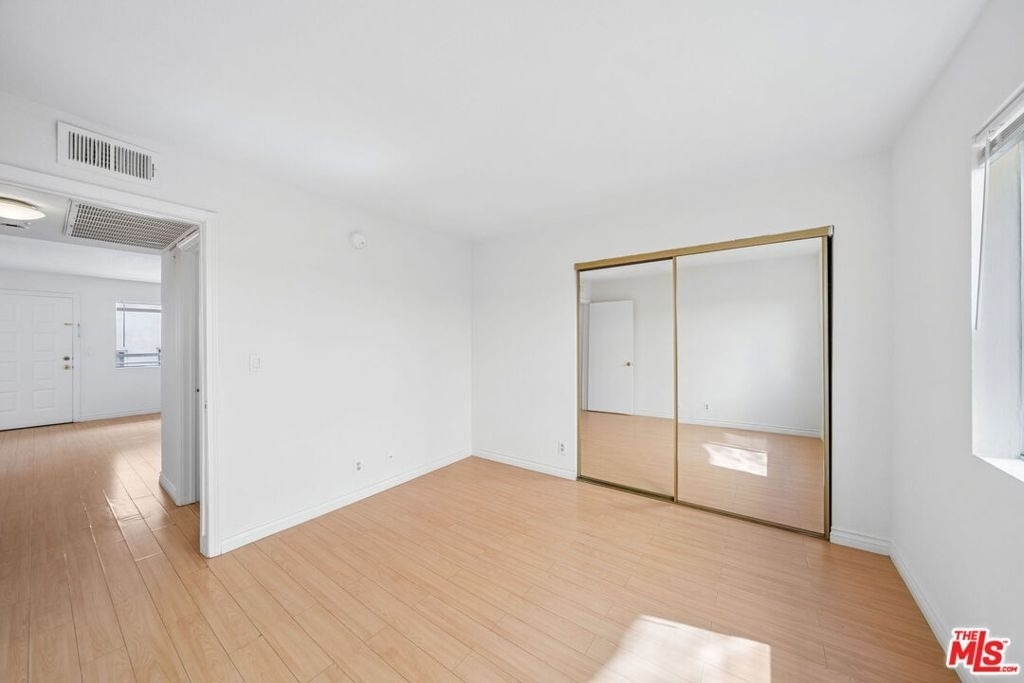 158 N Normandie Avenue - Photo 17
