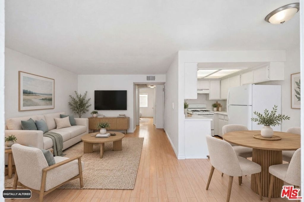 158 N Normandie Avenue - Photo 3