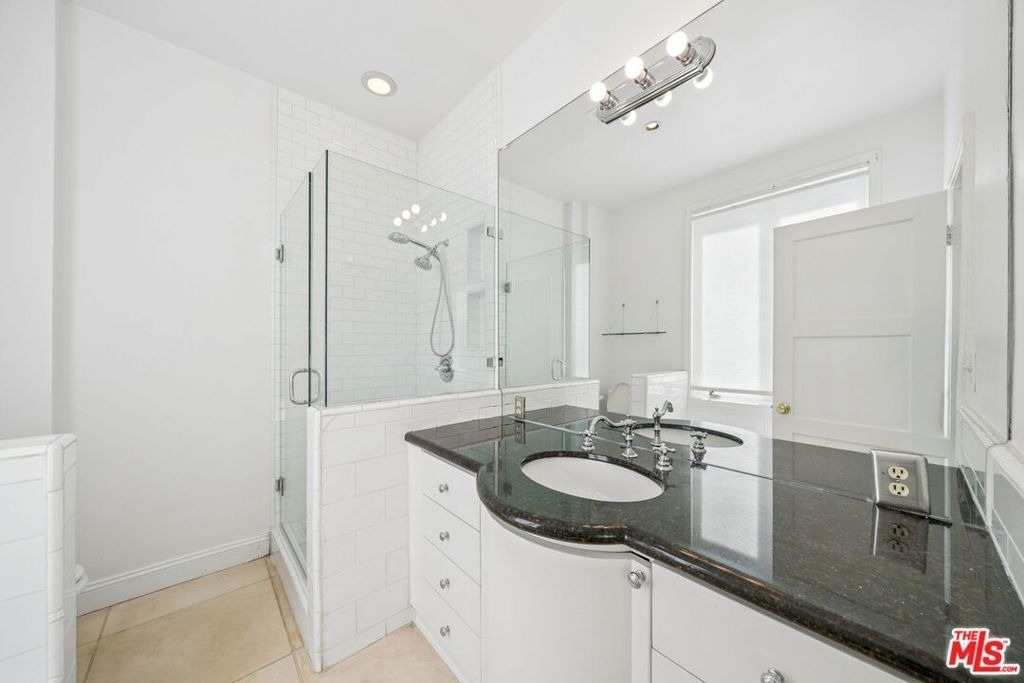 1424 N Crescent Heights Boulevard - Photo 21