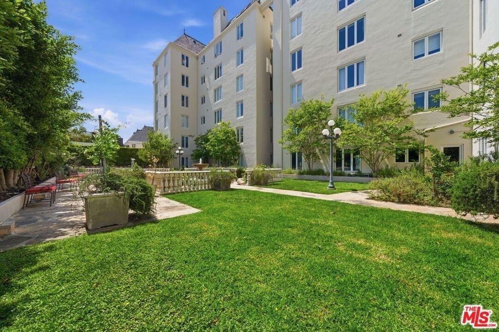 1424 N Crescent Heights Boulevard - Photo 8