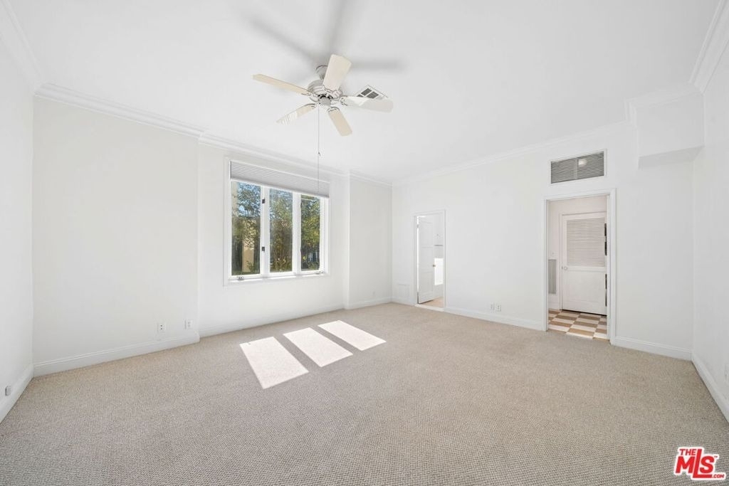 1424 N Crescent Heights Boulevard - Photo 19