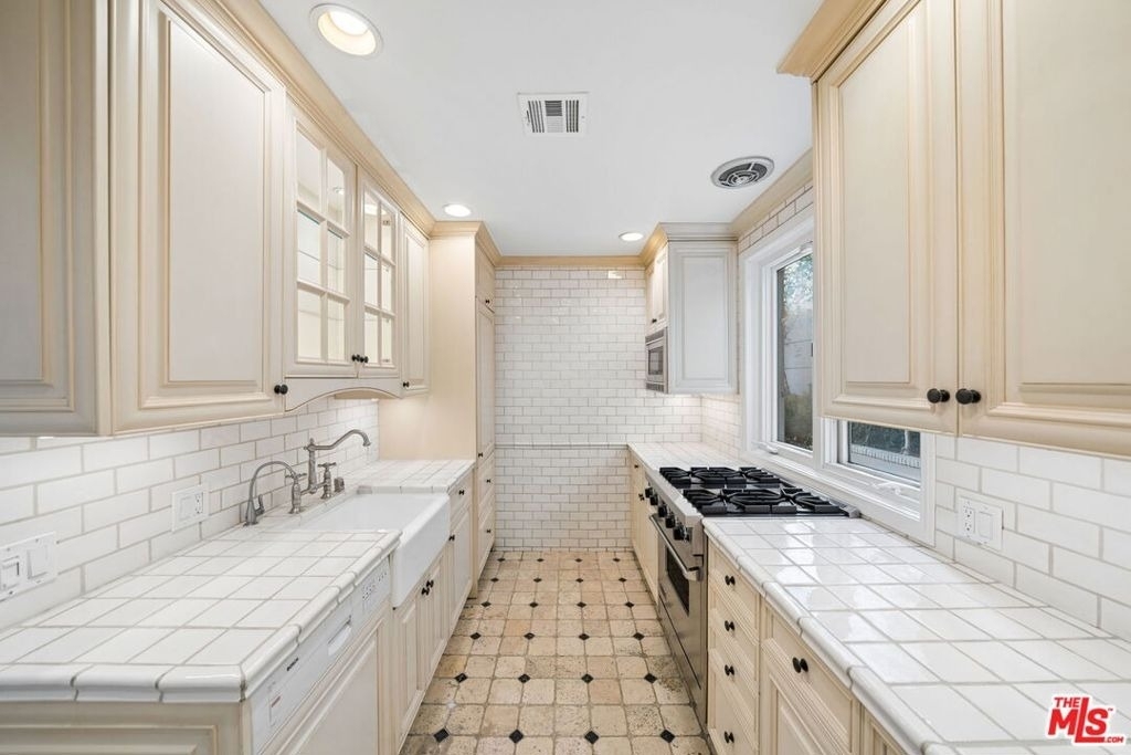 1424 N Crescent Heights Boulevard - Photo 15