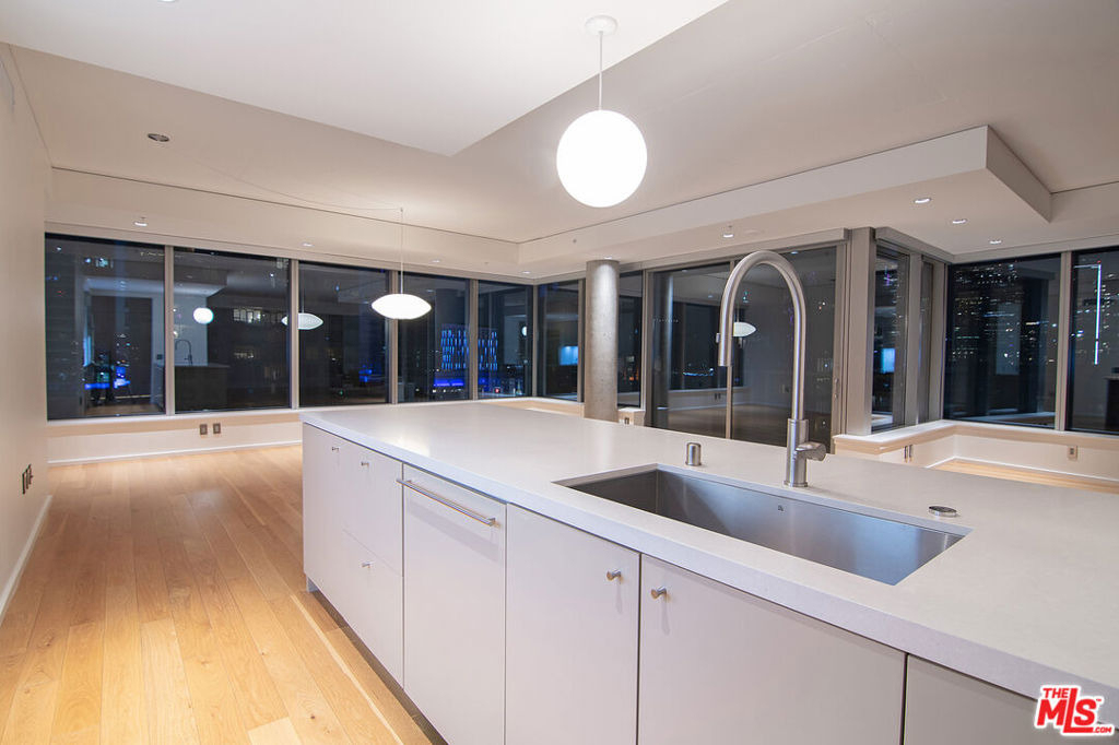 1155 S Grand Avenue - Photo 3