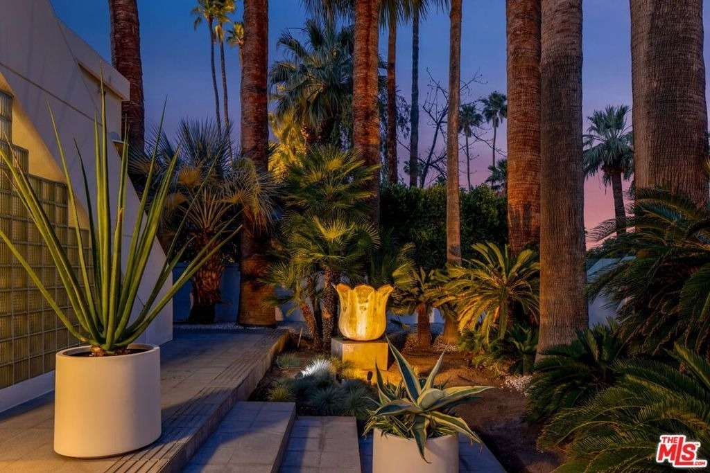 520 W Via Lola - Photo 35