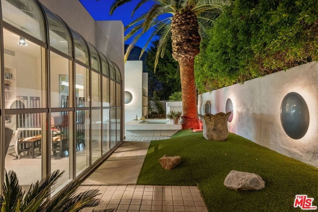 520 W Via Lola - Photo 38