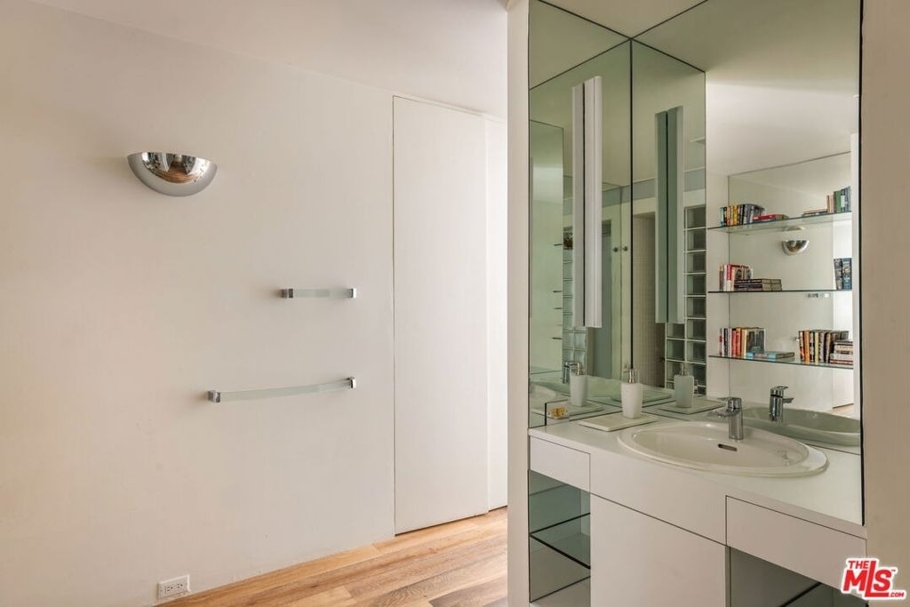 520 W Via Lola - Photo 25