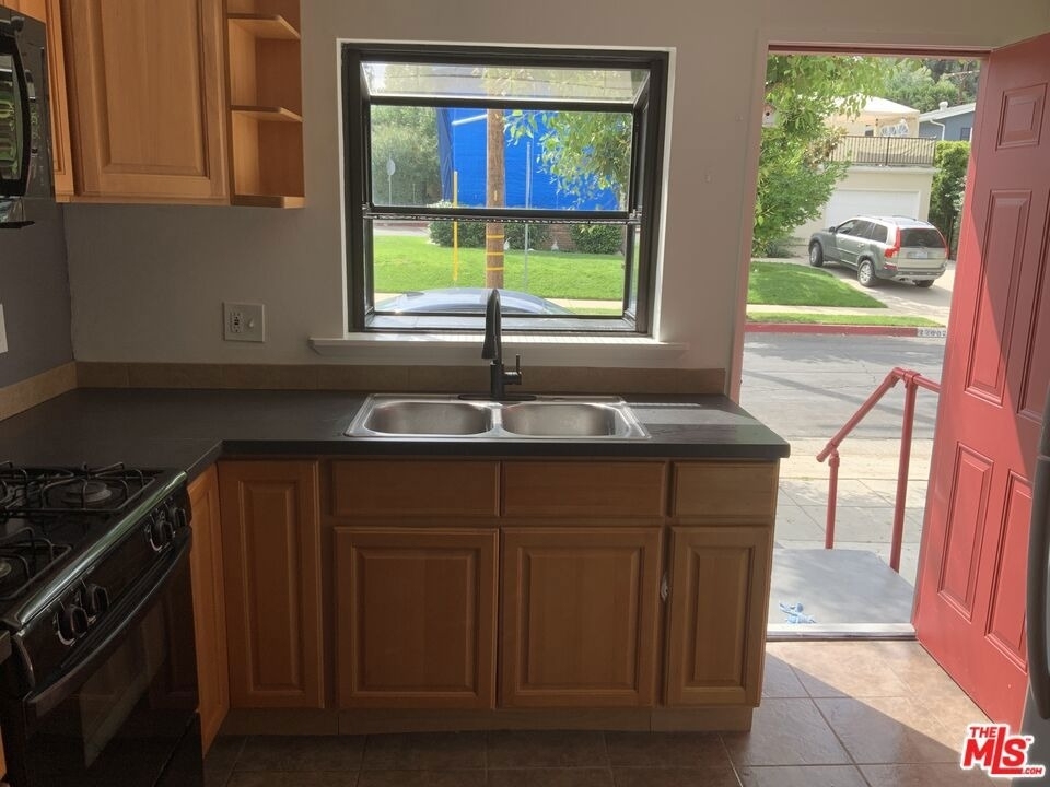 4803 Topanga Canyon Boulevard - Photo 13