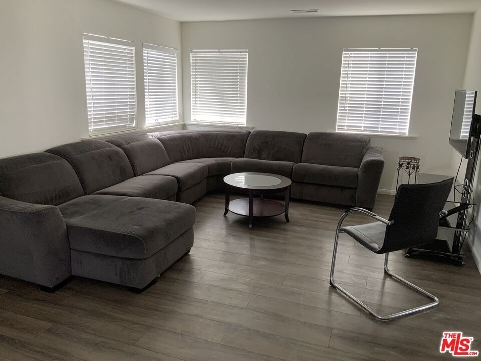 4803 Topanga Canyon Boulevard - Photo 7