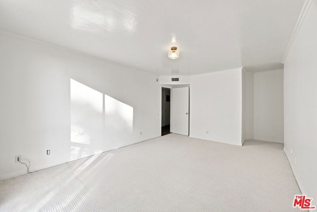2301 S Beverly Glen Boulevard - Photo 22