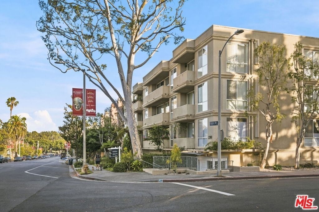 2301 S Beverly Glen Boulevard - Photo 33