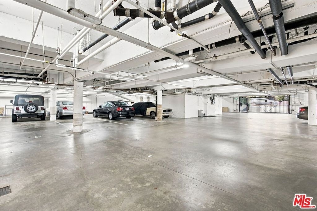 2301 S Beverly Glen Boulevard - Photo 30
