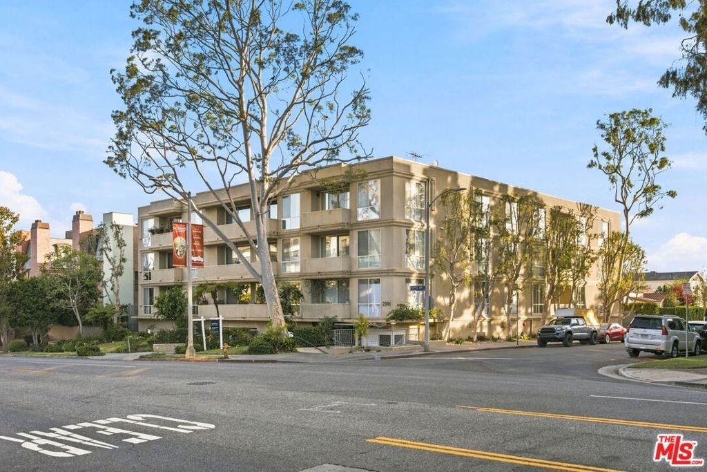 2301 S Beverly Glen Boulevard - Photo 1