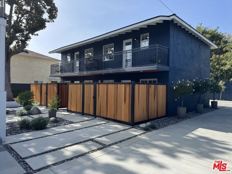 753 N Garfield Avenue - Photo 2