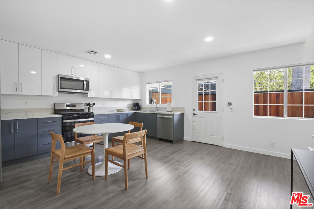 753 N Garfield Avenue - Photo 5
