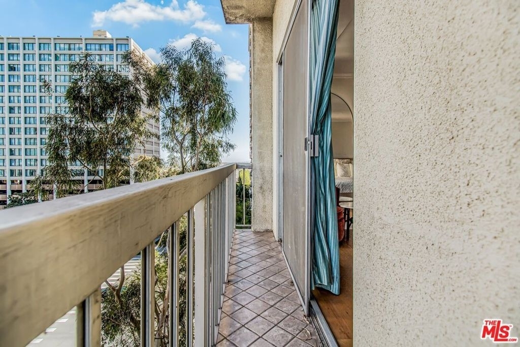 10751 Wilshire Boulevard - Photo 7