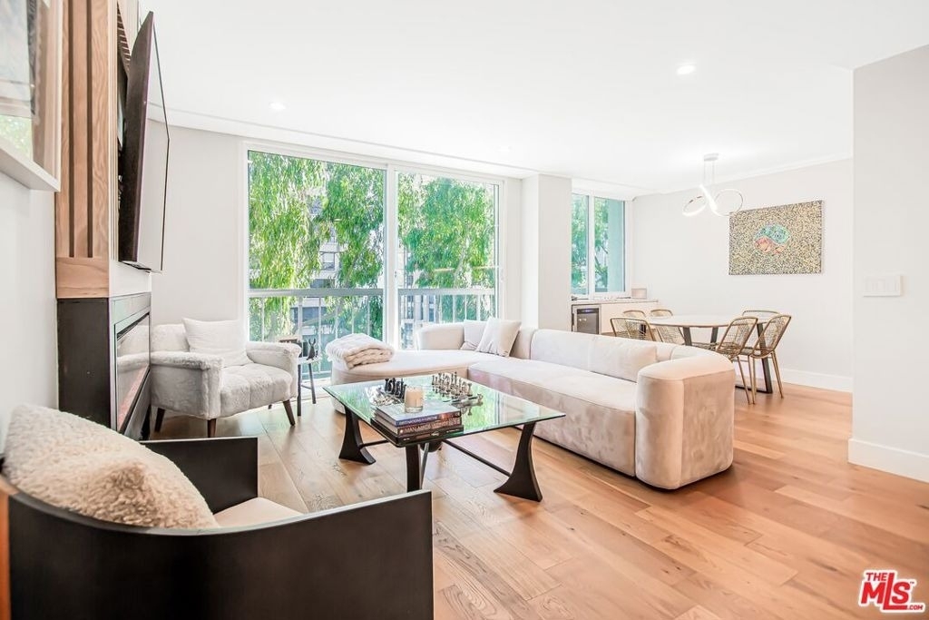 10751 Wilshire Boulevard - Photo 1