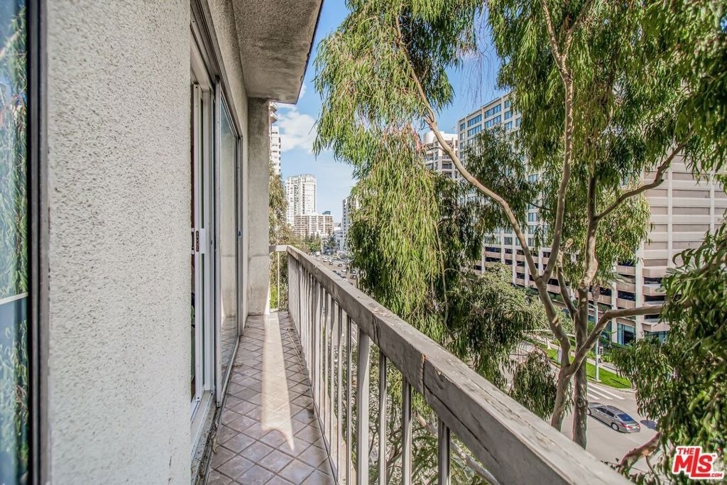 10751 Wilshire Boulevard - Photo 14