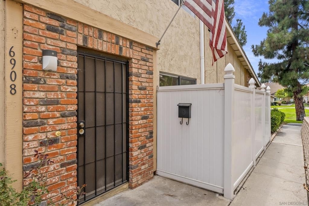 6908 Camphor Lane - Photo 27