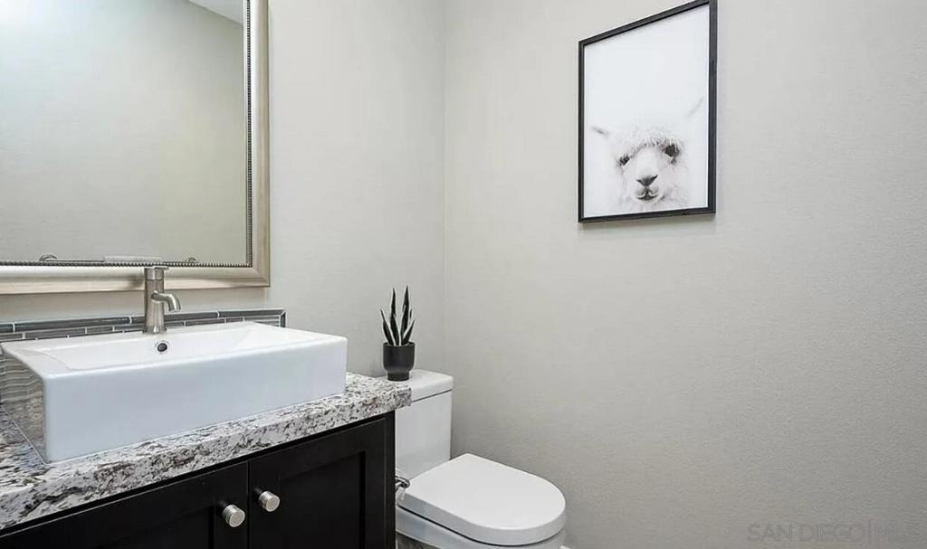 8434 Distinctive Dr - Photo 17