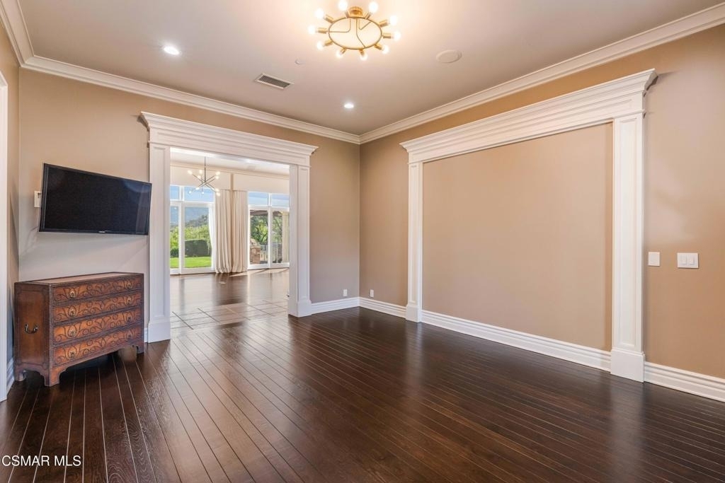 98 Queens Garden Drive - Photo 14