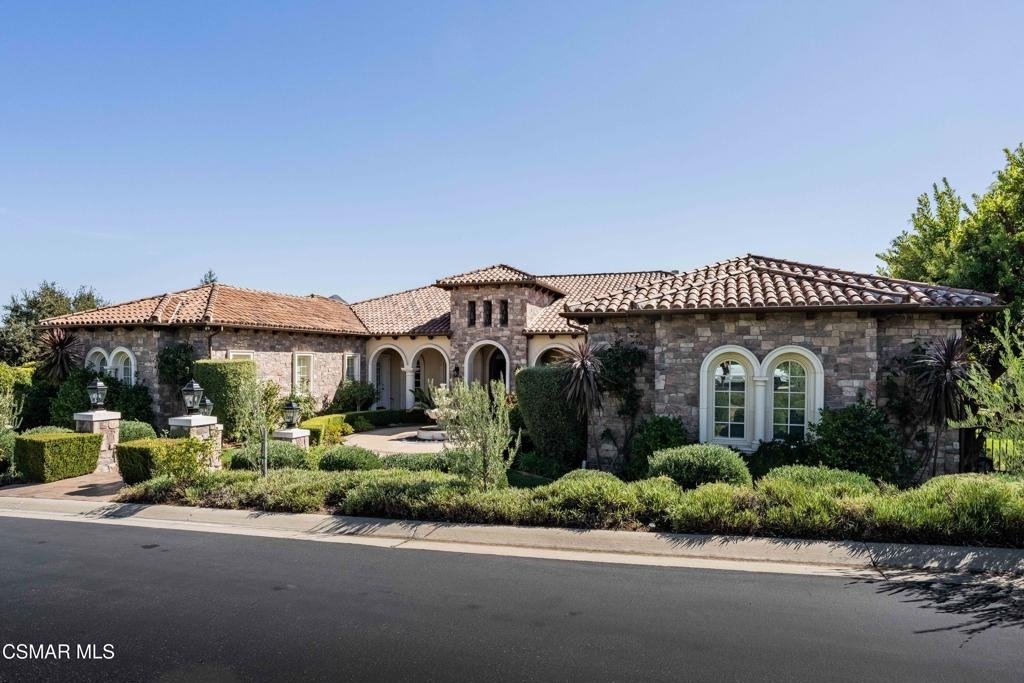 98 Queens Garden Drive - Photo 0