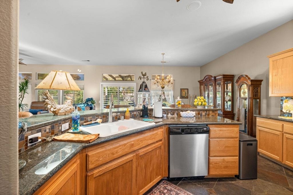 49021 Heifitz Drive - Photo 18