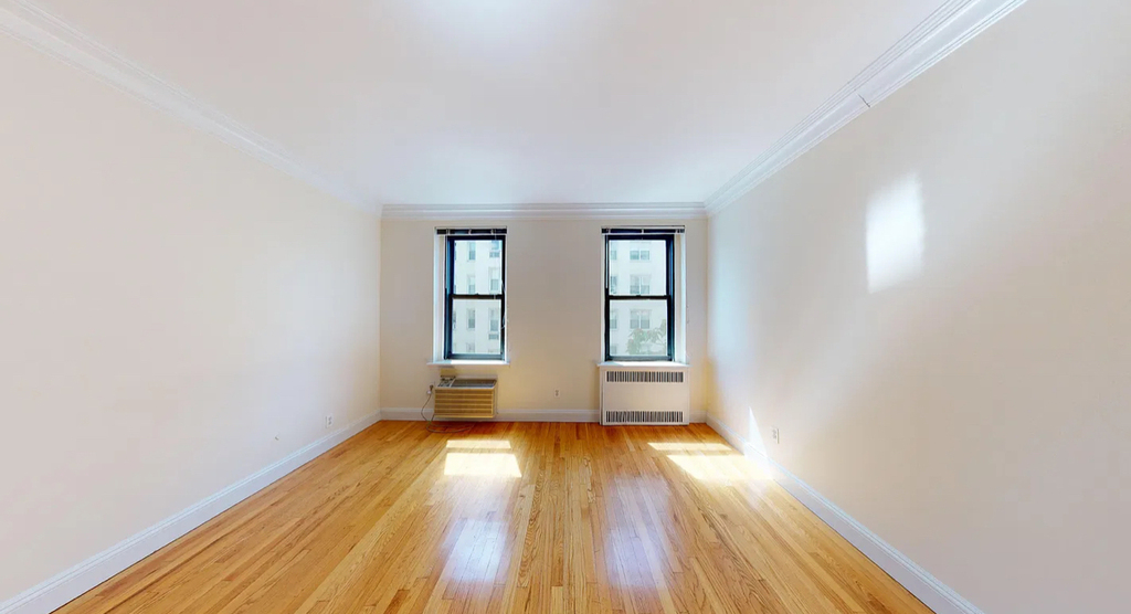 East 78th street  - Photo 2