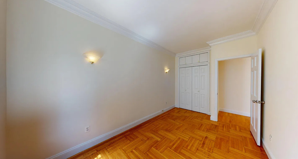 East 78th street  - Photo 3