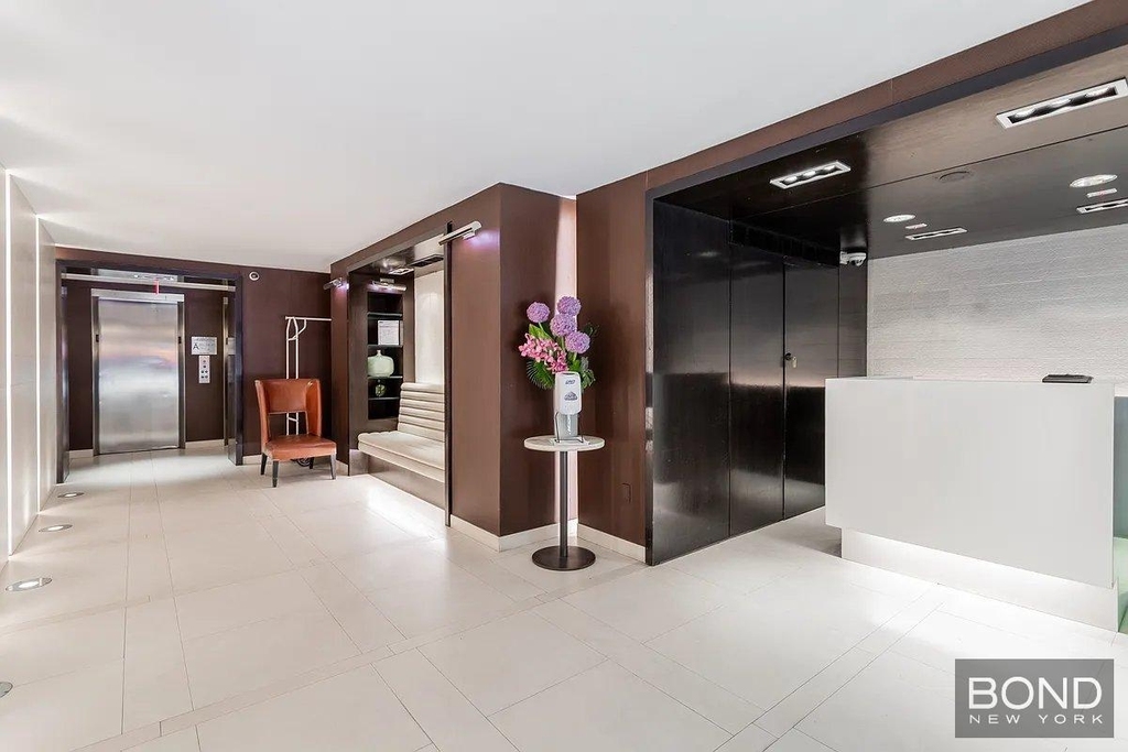 East 63rd Street - Photo 6