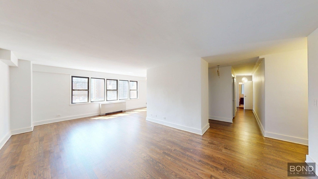 East 63rd Street - Photo 11