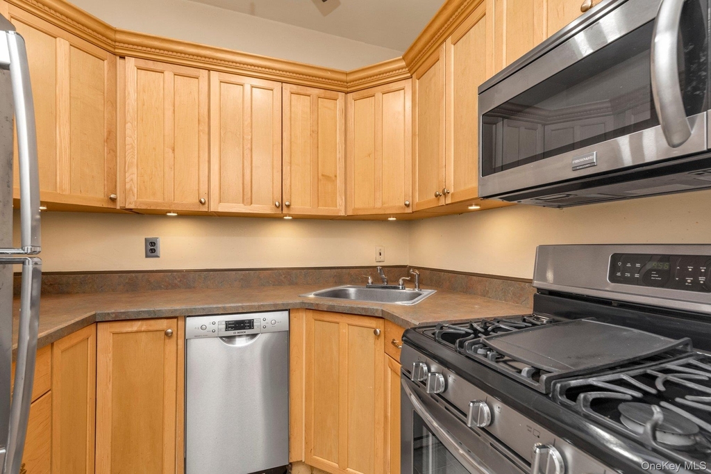 55 Grand Avenue - Photo 3