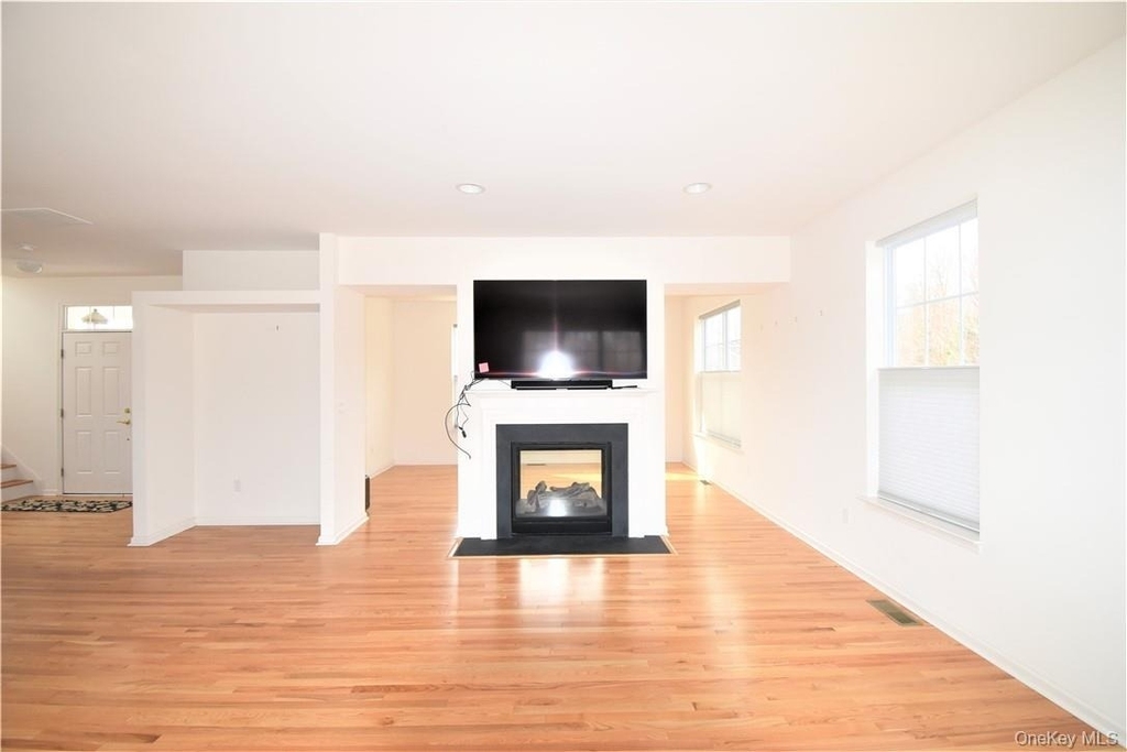 4 High Ridge Lane - Photo 1