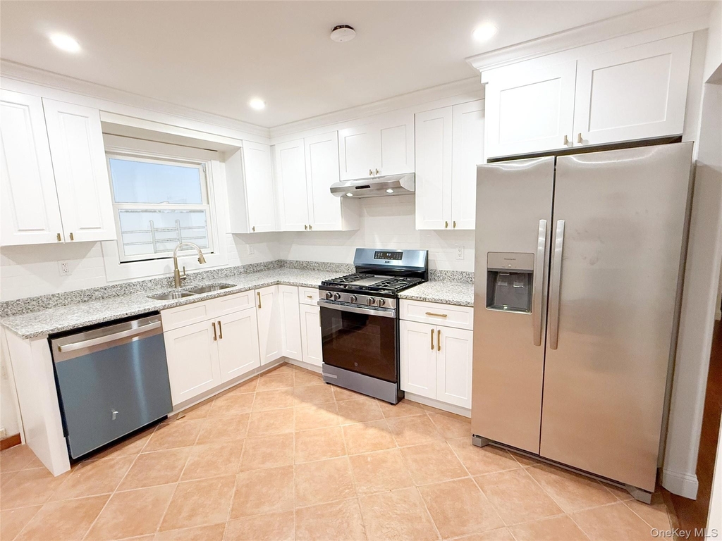 201 Edgewood Avenue - Photo 2