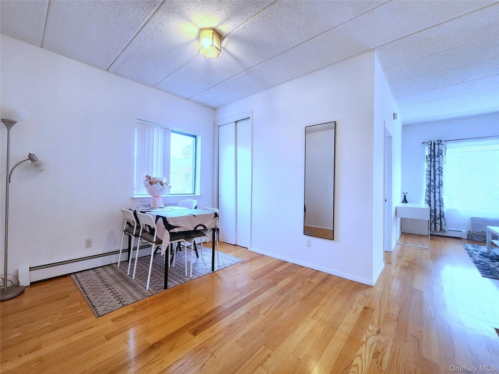 149-15 Barclay Avenue - Photo 6