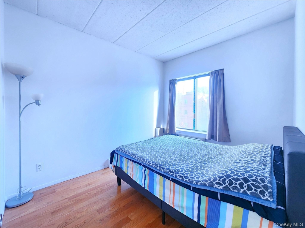 149-15 Barclay Avenue - Photo 14