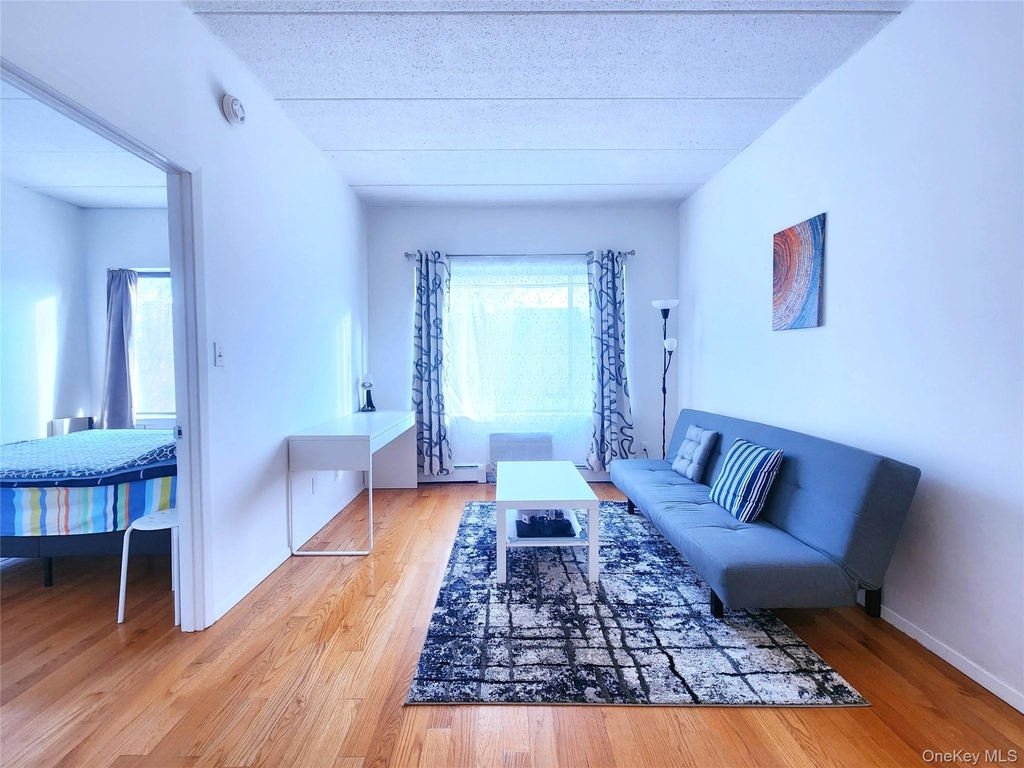 149-15 Barclay Avenue - Photo 2