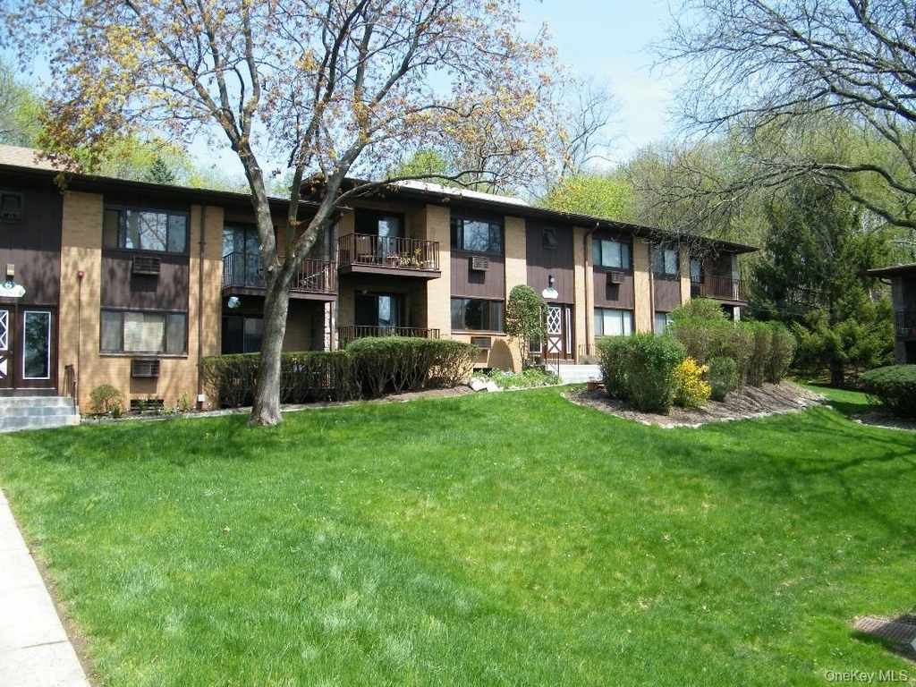 6 W. Lawrence Park Drive - Photo 4