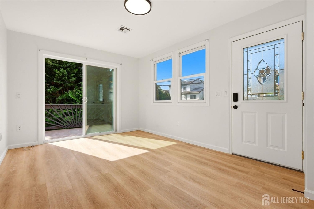 250 Brookside Avenue - Photo 3