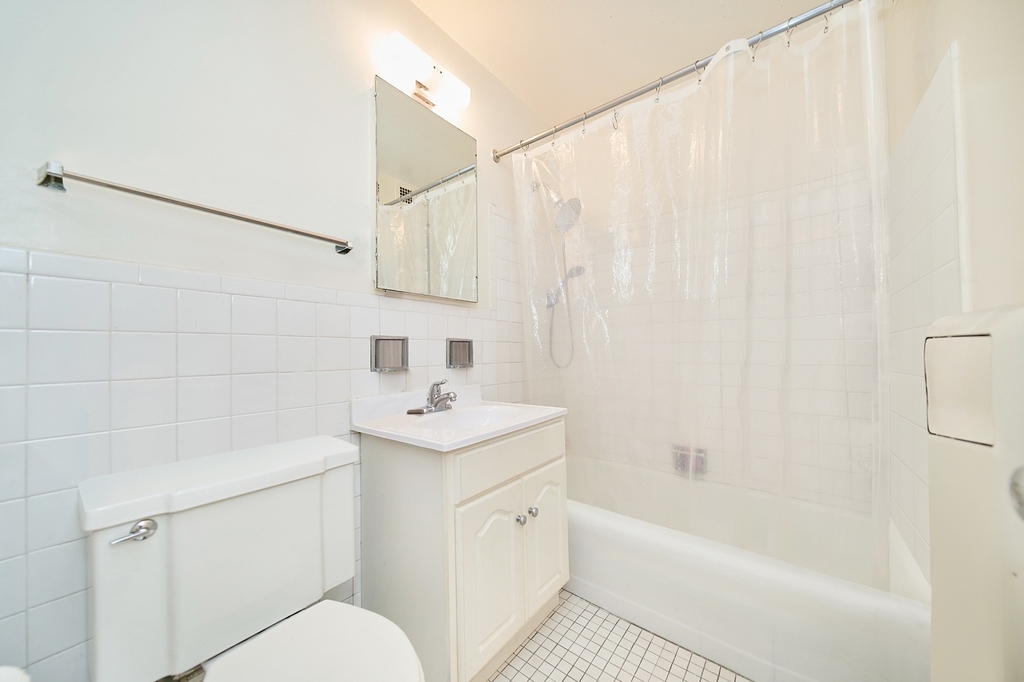 300 E 33rd Street - Photo 14