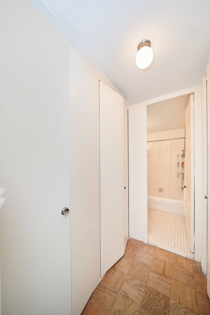 300 E 33rd Street - Photo 4