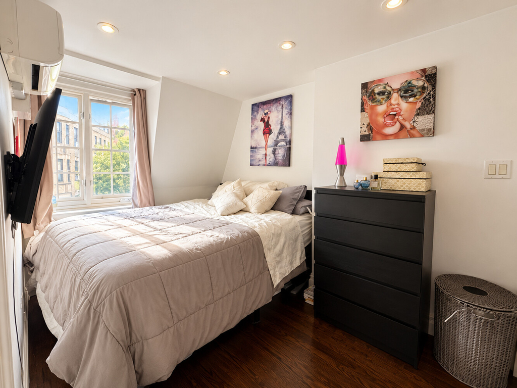 102 Greenwich Avenue - Photo 2