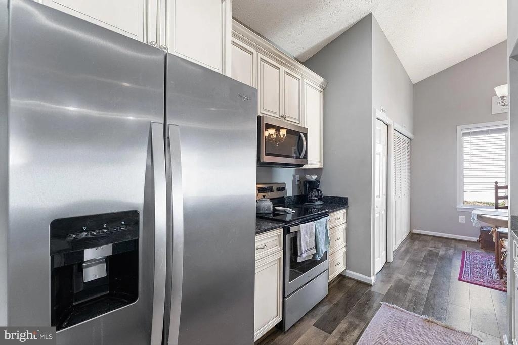 9833 Nimitz Court - Photo 6