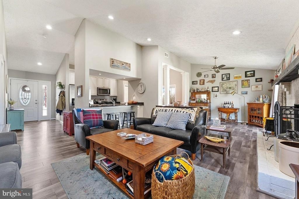 9833 Nimitz Court - Photo 3