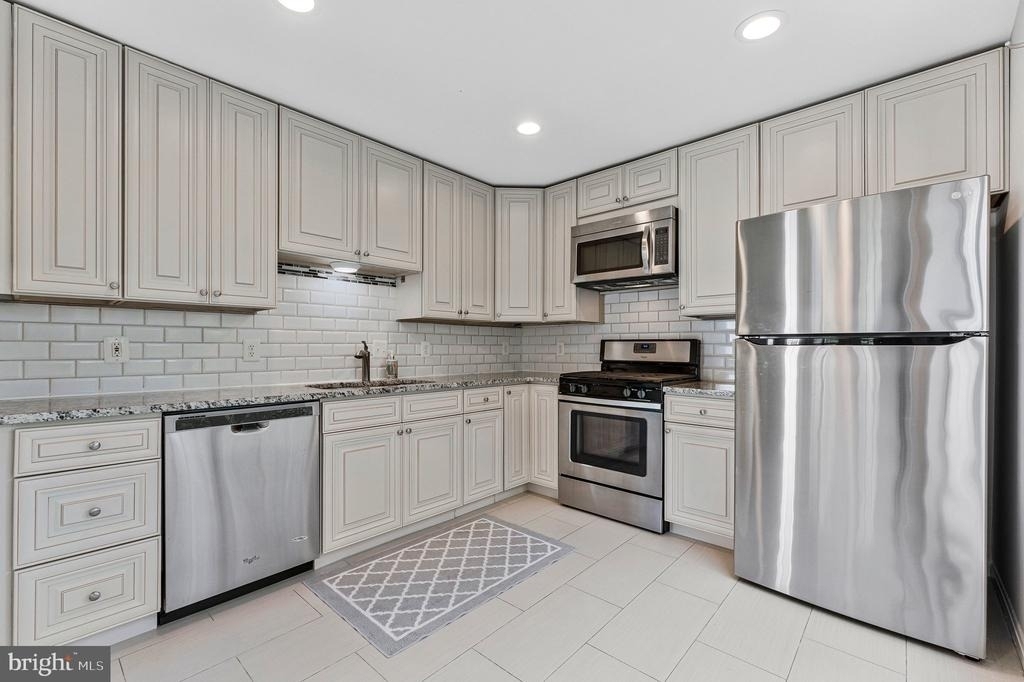 21799 Baldwin Square - Photo 13