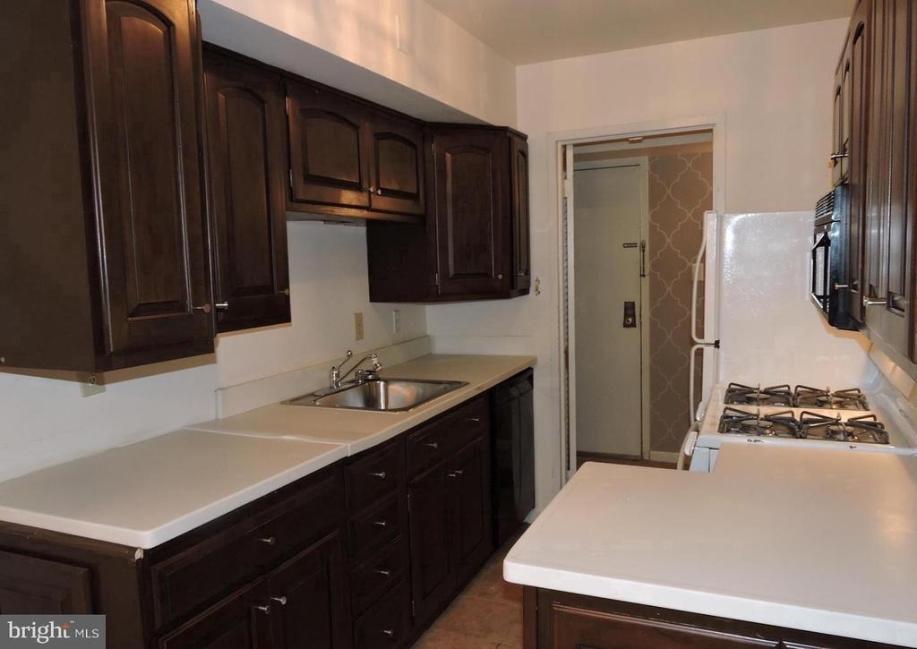 2331 Freetown Court - Photo 2