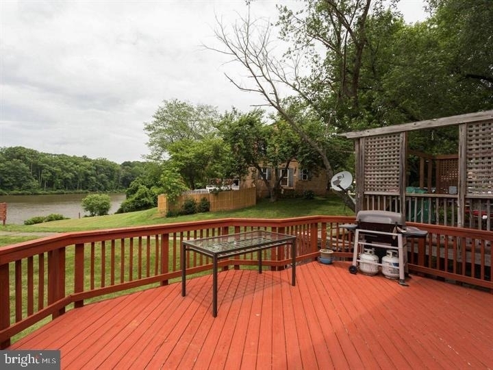 9902 Lakepointe Drive - Photo 1