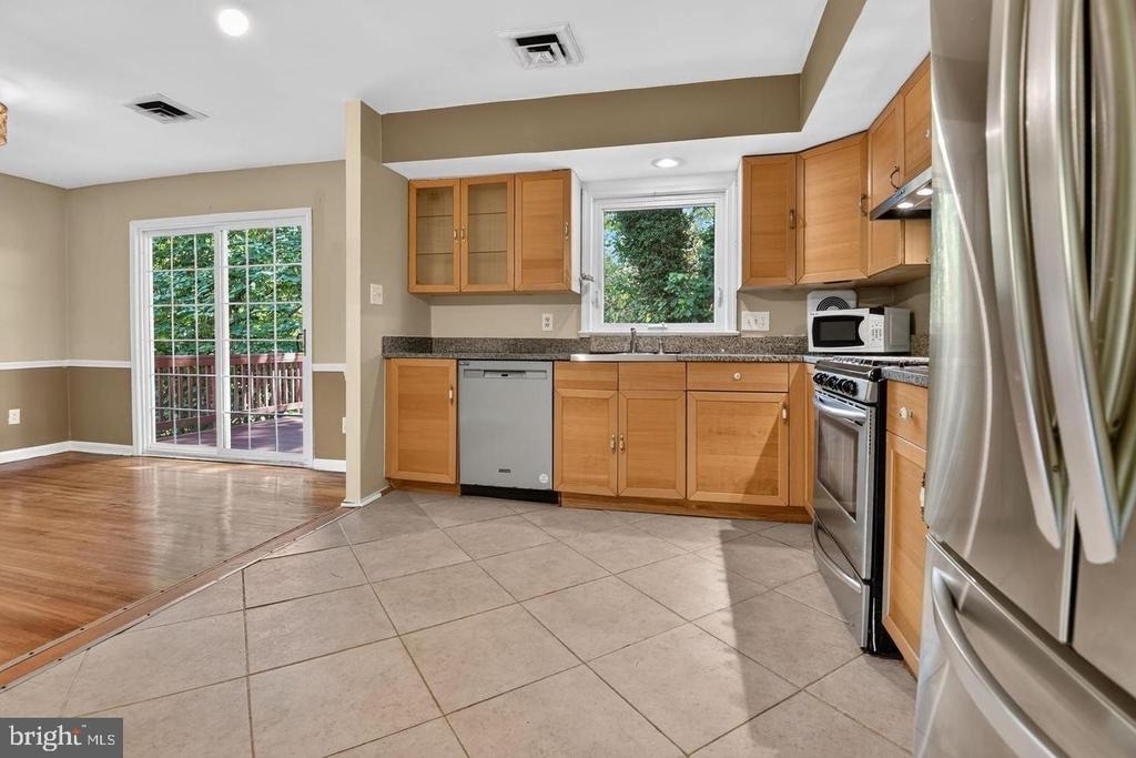 3409 Beverly Drive - Photo 2